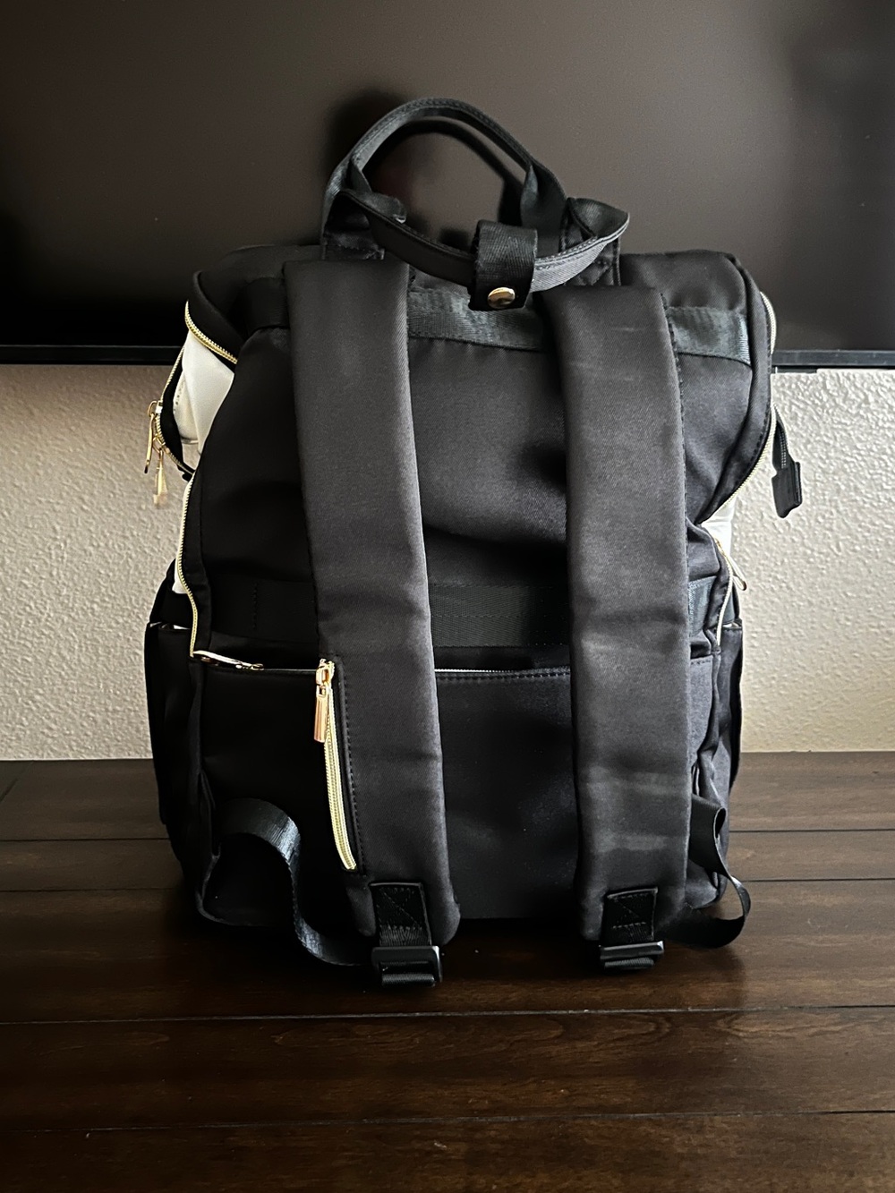 Modern Lunch Backpack – The Ultimate Backpack - Picture 2 of 11